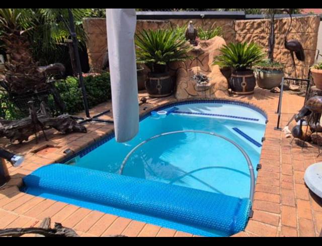 4 BEDROOM HOUSE FOR SALE IN VERWOERDPARK